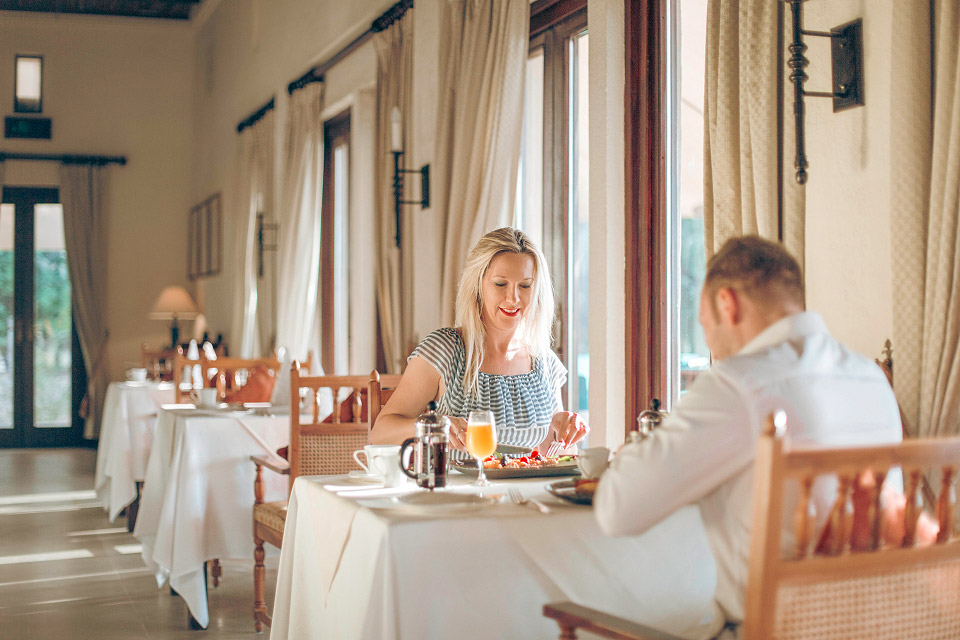  Visite De La Conservation Et Petit Déjeuner A Al Maha Resort